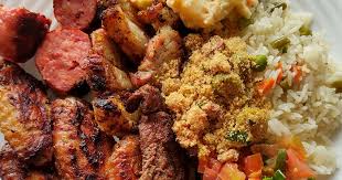 Mix churrasco Arroz, Feijão,  Fritas, Salada, Farofa e molho de alho da casa.