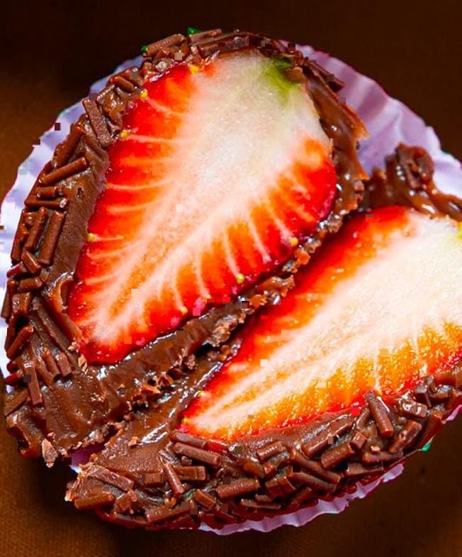 COXINHA DE BRIGADEIRO C/ MORANGO