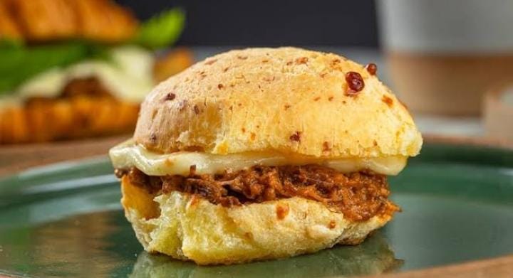PÃO DE QUEIJO RECHEADO